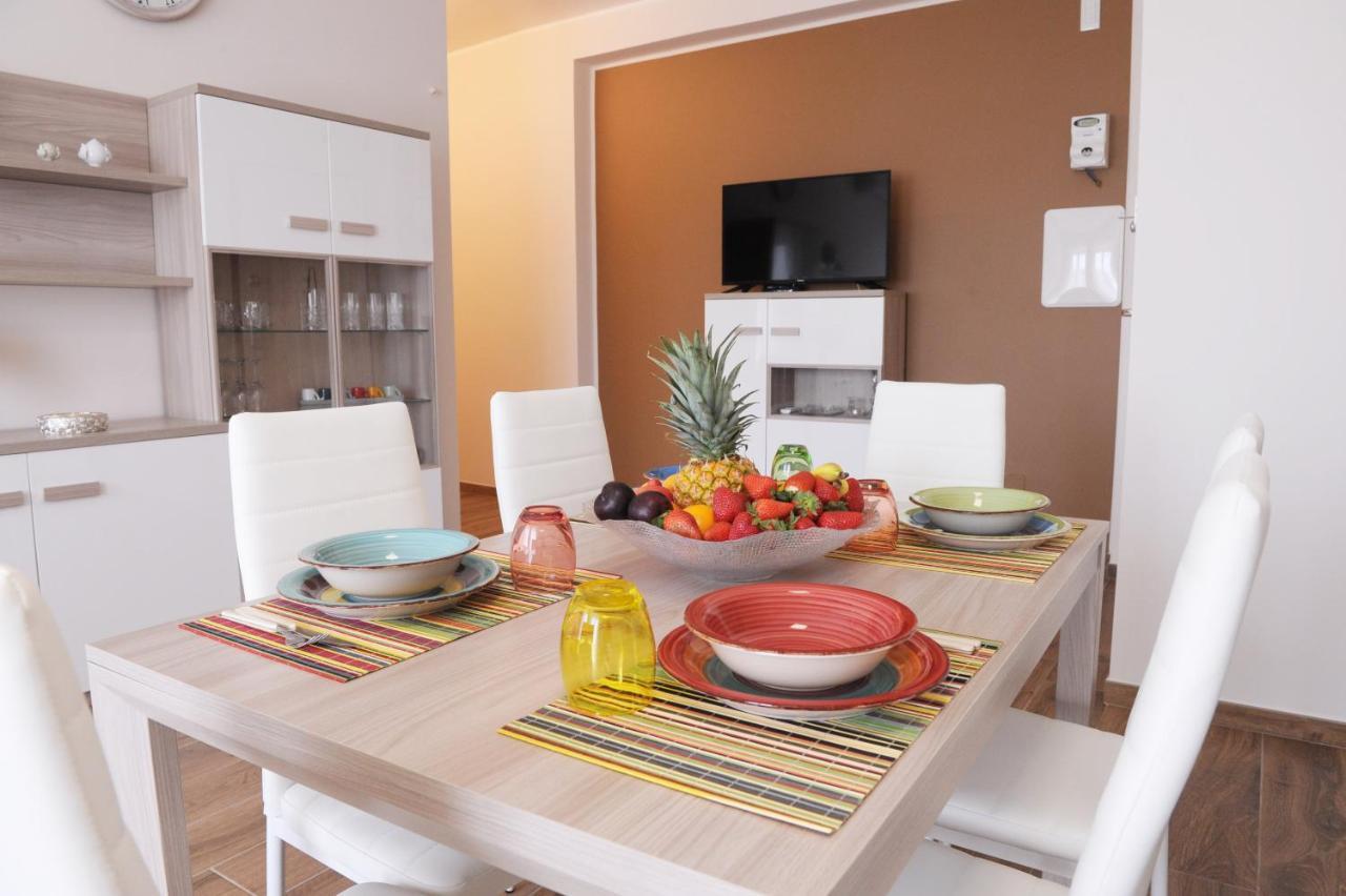 Guesthouse Fino'S Family Monopoli Exterior photo